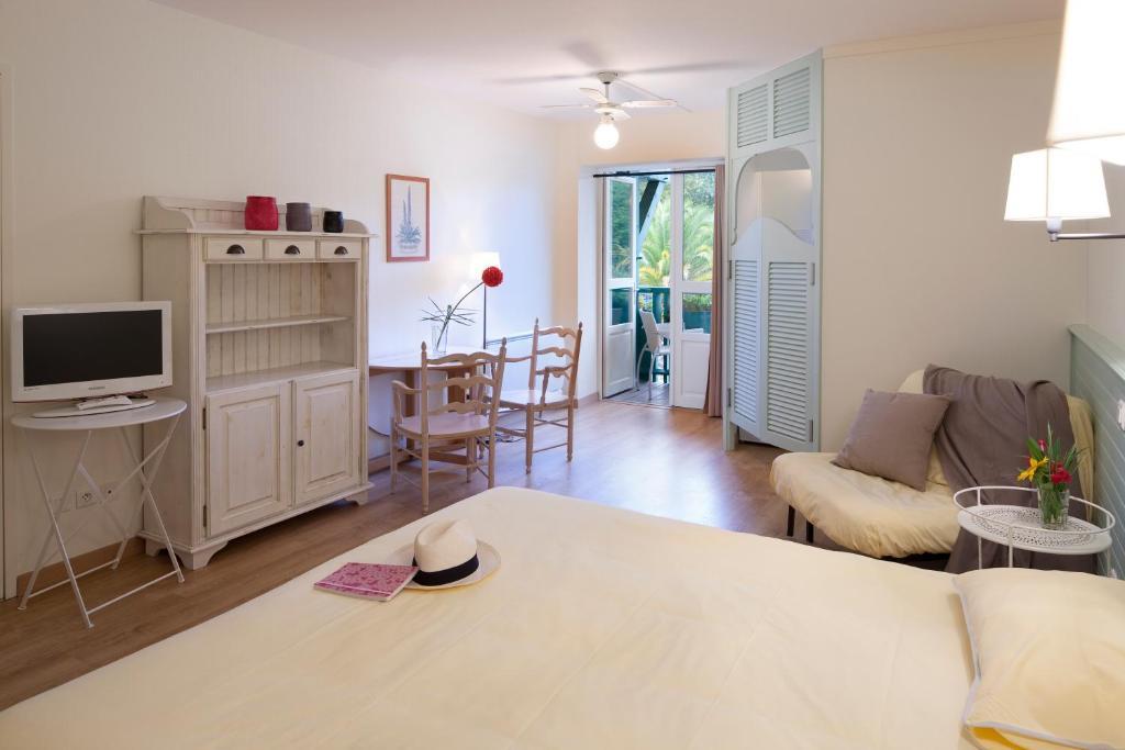 Le Domaine Du Levant Hotel Cambo-les-Bains Habitación foto